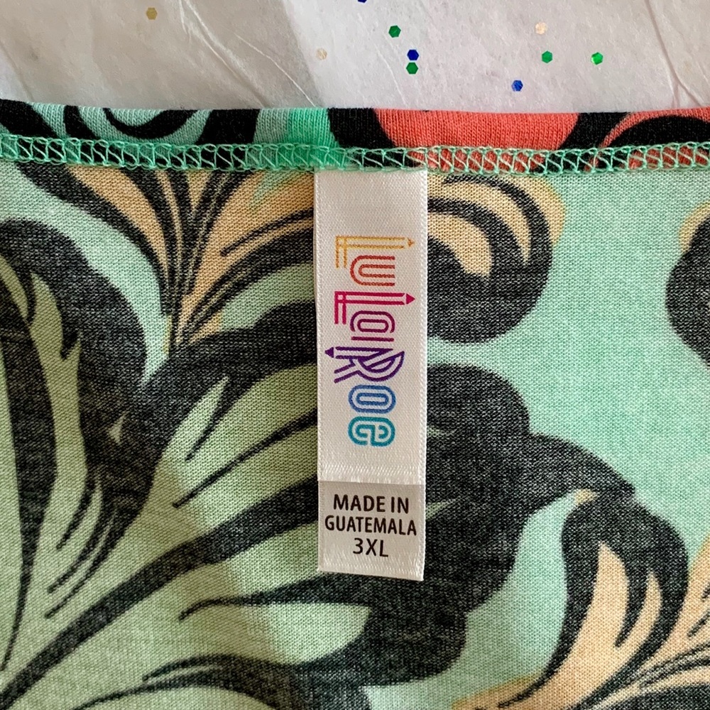 LuLaRoe mint background with grapes 🍇 3XL - Picture 4 of 5